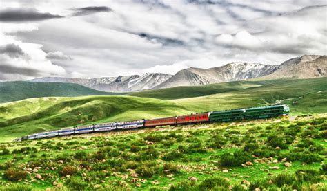 新疆旅游火车环线